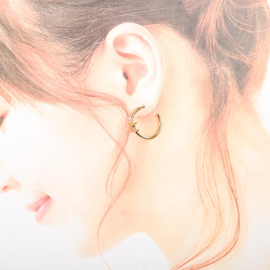 CELINE（セリーヌ） トリオンフアシンメトリックフープ ピアス 460RD6