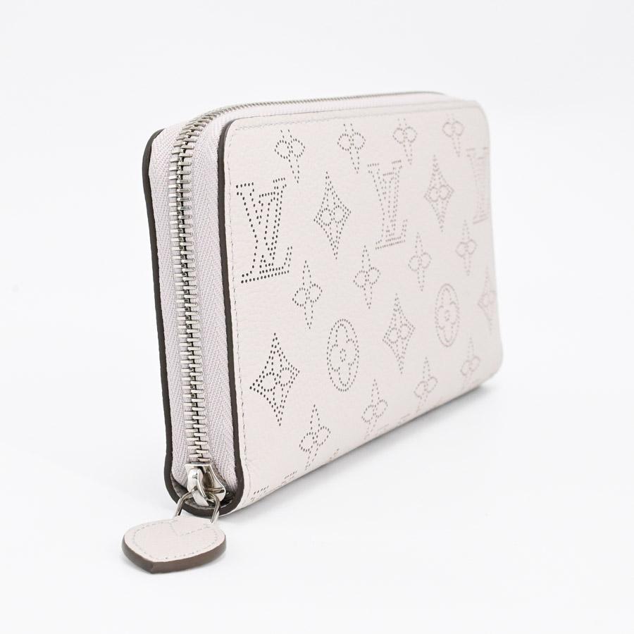 LOUIS VUITTON（ルイ・ヴィトン） ジッピーウォレット 長財布 M80555