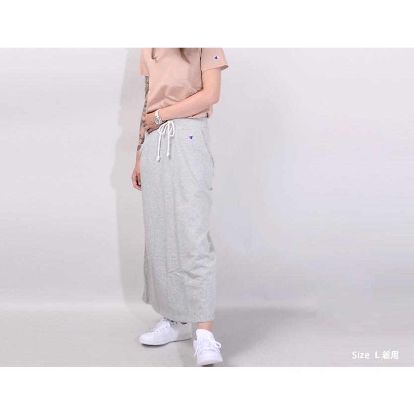 チャンピオンスウェットシャツとコーデュロイスカートセットアップ