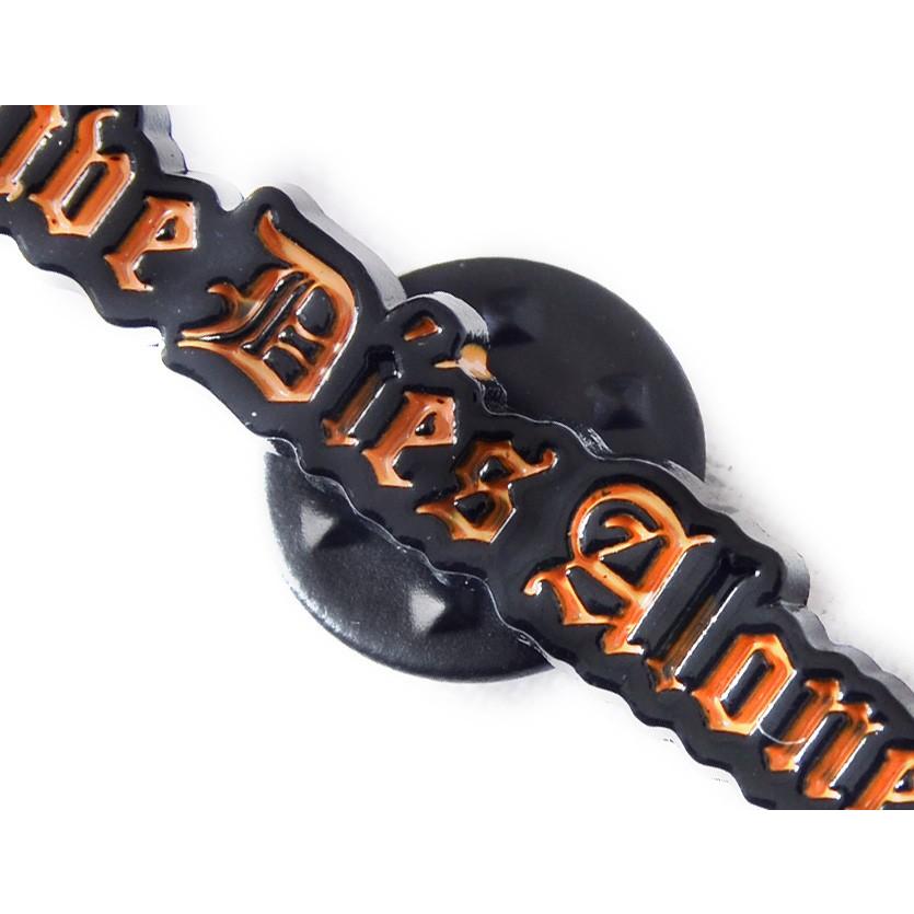VLONE ヴィーロン ヴィーローン PIN BADGE DIE'S ピンバッジ A VLONE ヴィーロン ヴィーローン PIN BADGE DIE'S ピンバッジ A