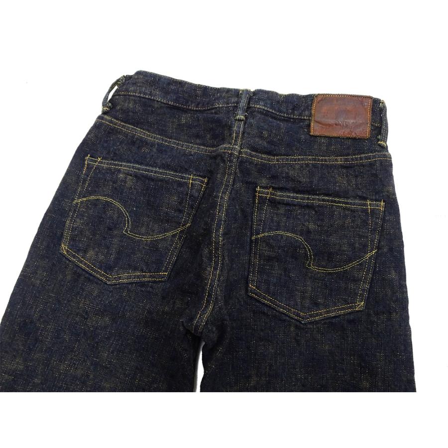 油彩画 履けないジーパン 油彩画履けないジーパン