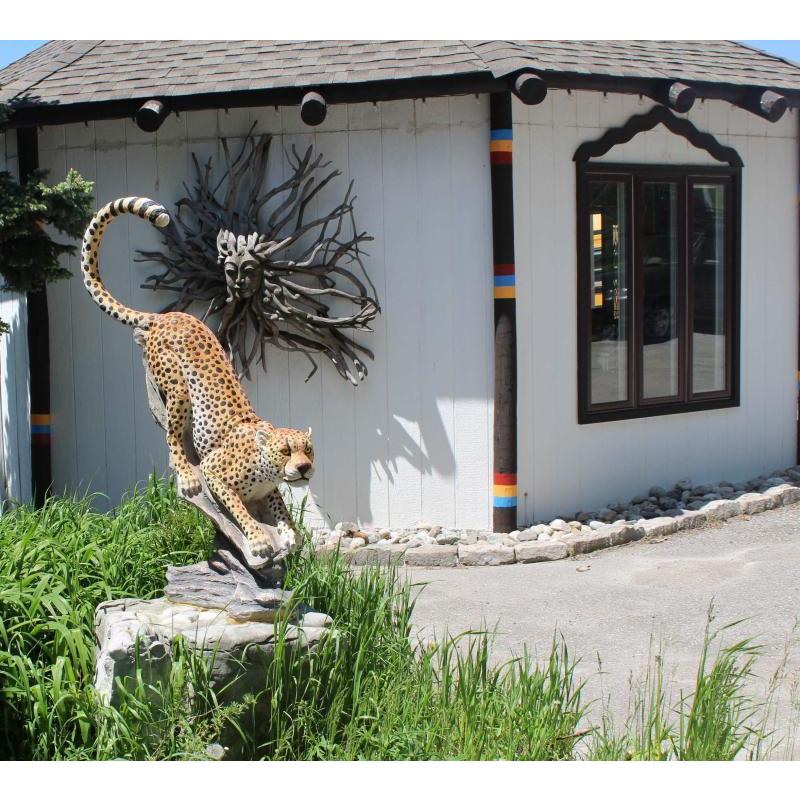 500円引きクーポン 動物彫刻 獲物を狙うチーターの彫像 プレゼント 輸入品 新築祝い 芝生 園芸 庭園 ガーデニング サバンナ アフリカ 彫像 アウトドア置物 アクセント オーナメント Www Petromindo Com