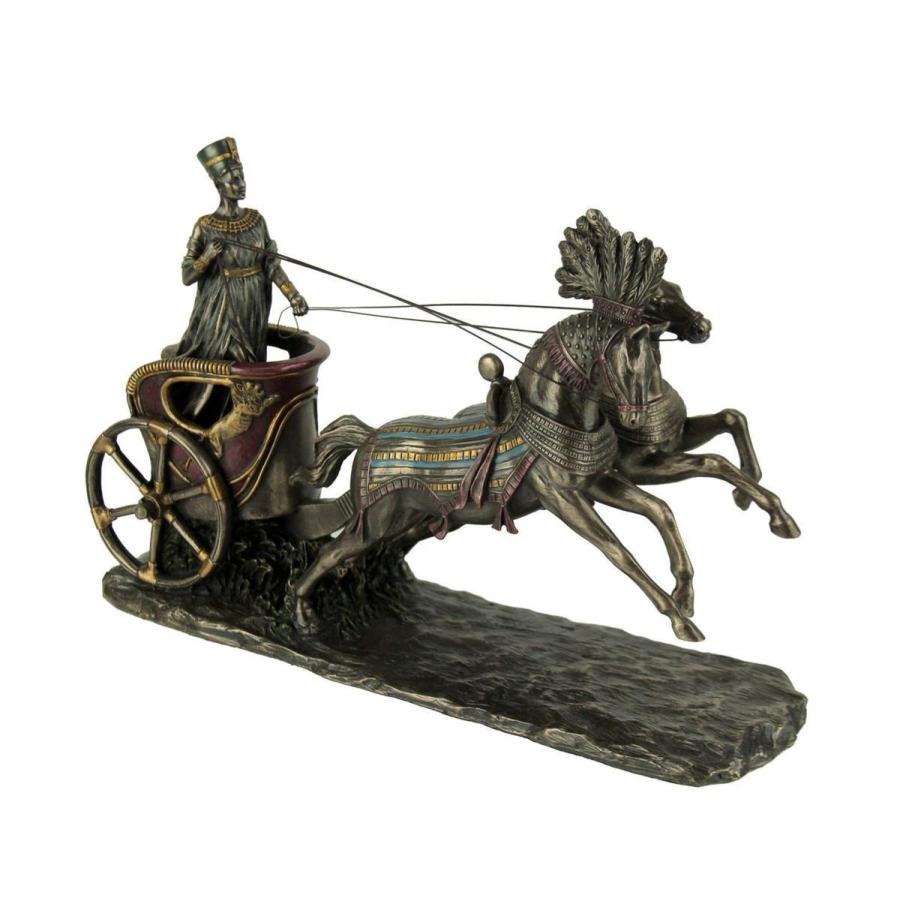 チャリオット(戦闘馬車)に乗った、ネフェルティティ 古代 チャリオット(戦闘馬車)に乗った、ネフェルティティ 古代