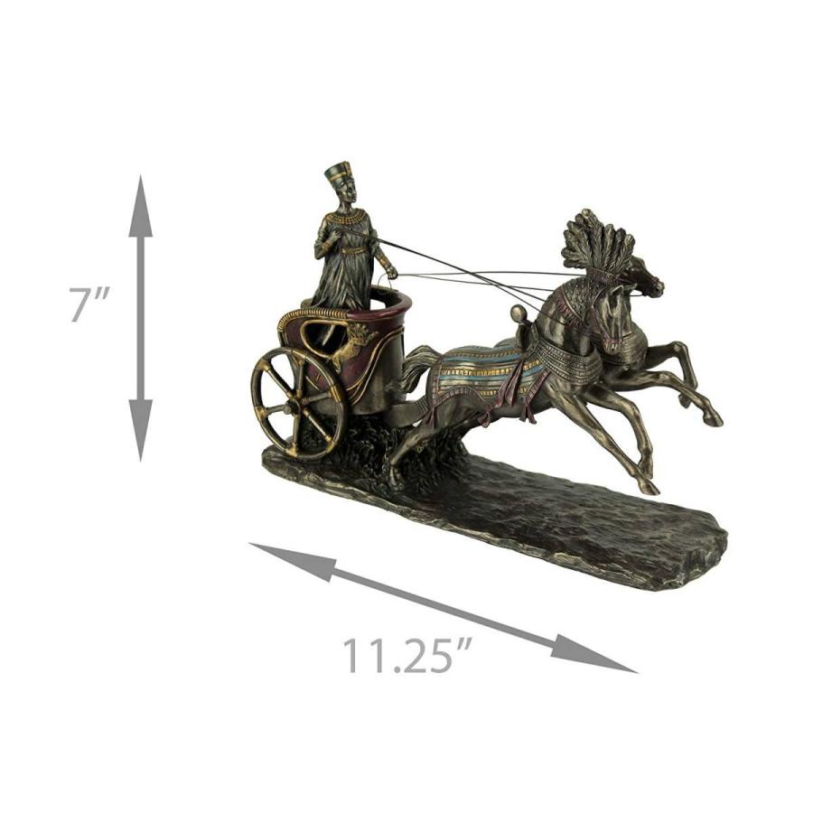チャリオット(戦闘馬車)に乗った、ネフェルティティ 古代 チャリオット(戦闘馬車)に乗った、ネフェルティティ 古代