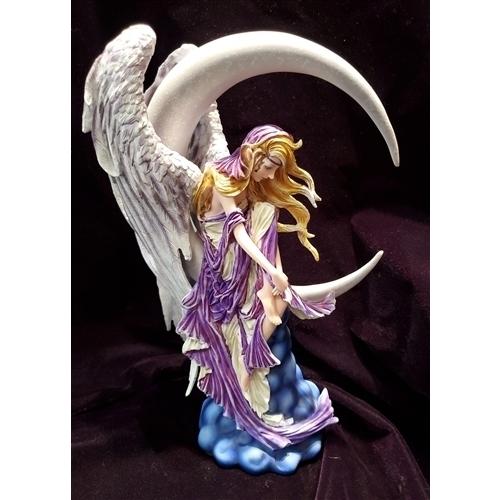 ネネ・トーマス作 白色と薄い紫色の衣装を纏った月の妖精（女神）乙女