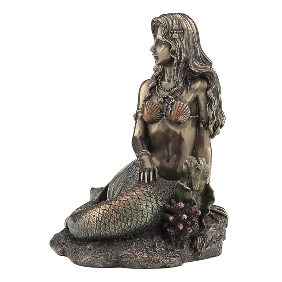 ビーチ（砂浜）に座っているマーメイド（人魚）彫像 彫刻置物像