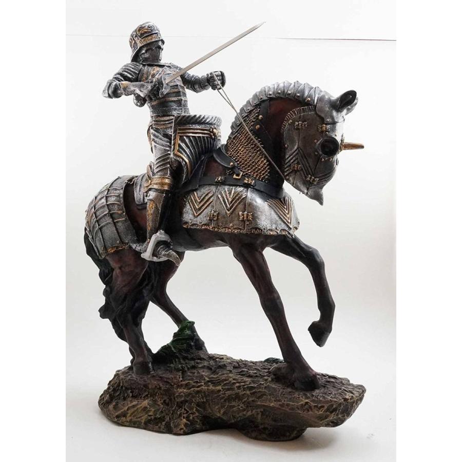 中世ヨーロッパの騎士（シルバーナイト）甲冑彫像 ブレナム宮殿蔵 中世