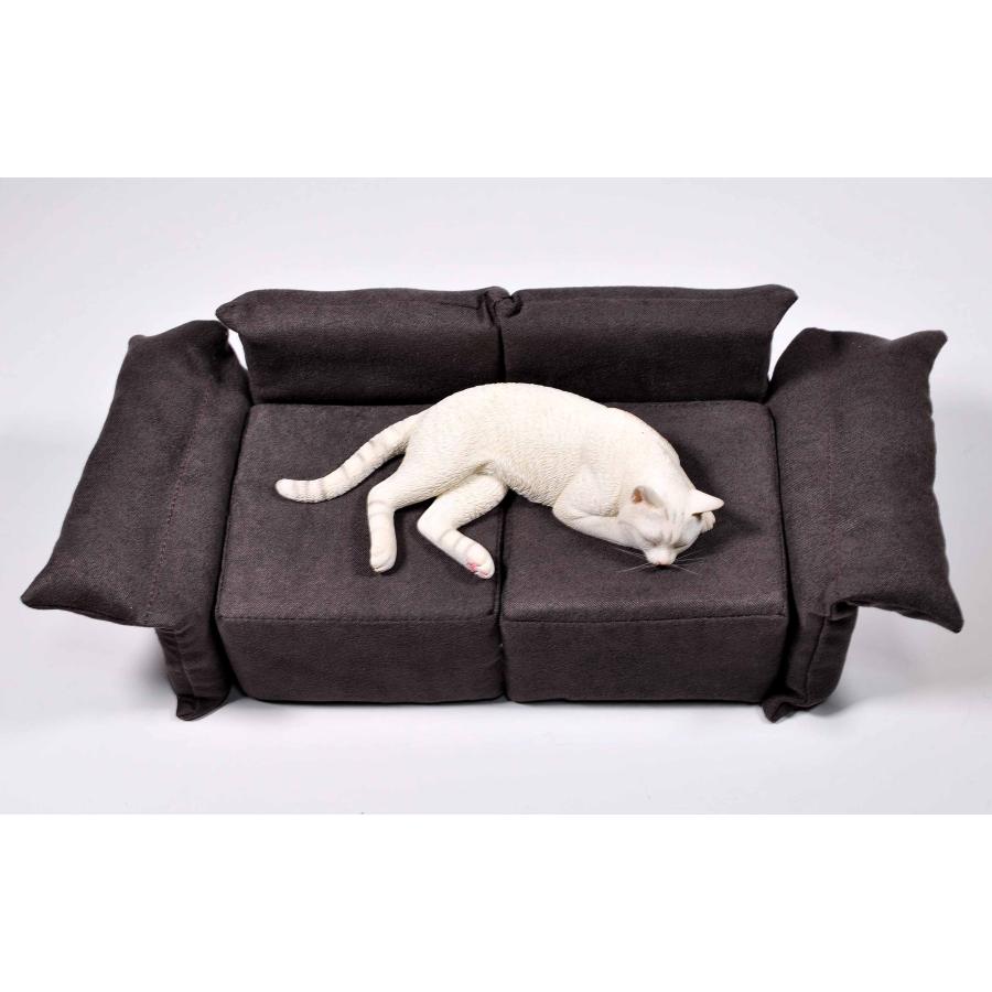 1/6 サイズ ソファーの上で眠る白猫 リアルフィギュア 猫動物置物 動物彫像 ネコ好きプレゼント輸入品JXK-142B |  | 05