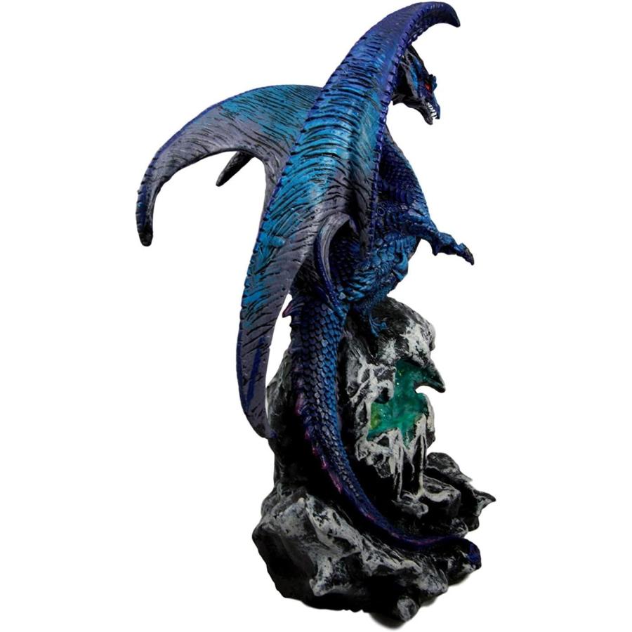 クリスタルの化石水晶洞窟鉱山の上に立つ守護ドラゴン彫像 LED