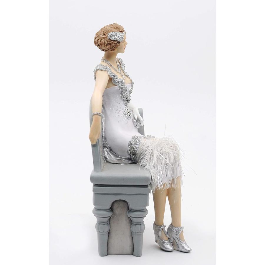 グラマラスエレガンス ビクトリア朝スタイル ソファ椅子の女性