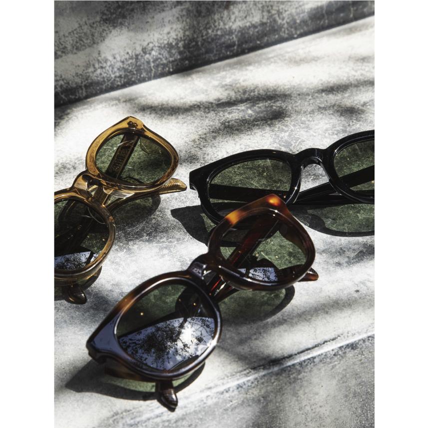 アットダーティー ウィンディー サングラス ブラック × D.グリーン AT