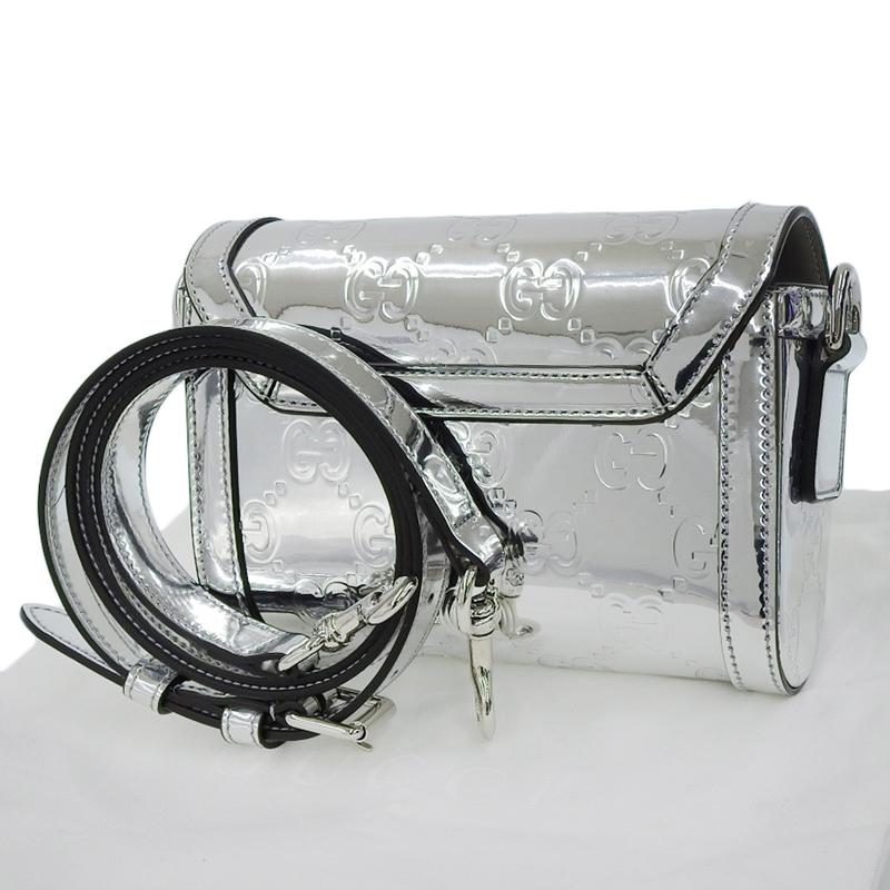 グッチ GUCCI ミニGGエンボス ショルダーバッグ レザー シルバー 796006 美品 新入荷 GU0643 GUCCI（グッチ） ミニGGエンボス ショルダーバッグ レザー シルバー