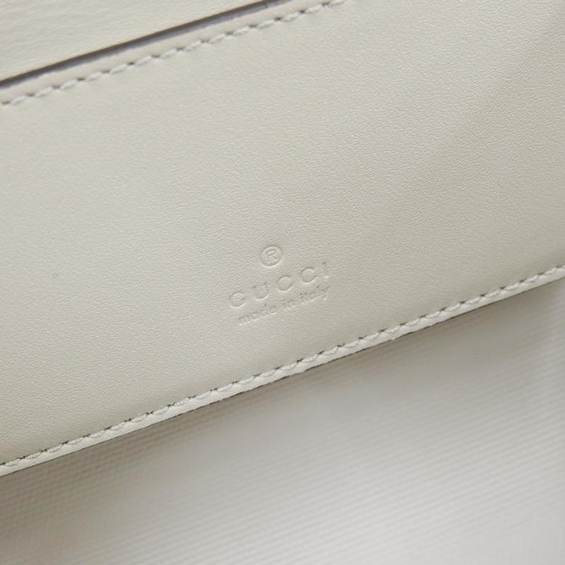 グッチ GUCCI ミニGGエンボス ショルダーバッグ レザー シルバー 796006 美品 新入荷 GU0643 GUCCI（グッチ） ミニGGエンボス ショルダーバッグ レザー シルバー