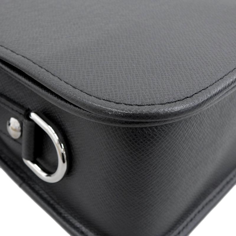 アンドレイ ルイヴィトン LOUIS VUITTON タイガ ショルダーバッグ 斜め