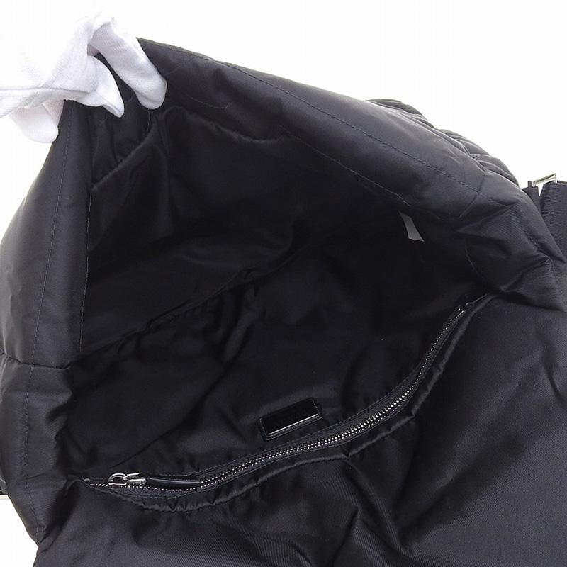 PRADA（プラダ） パデッドRe Nylon ショルダーバッグ ファブリック