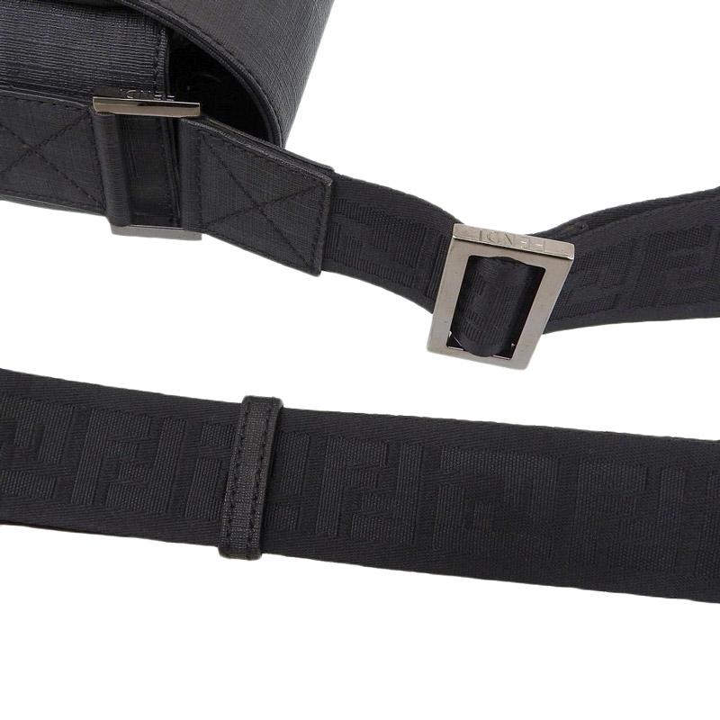 FENDI（フェンディ） ズッカ ショルダーバッグ メッセンジャーバッグ