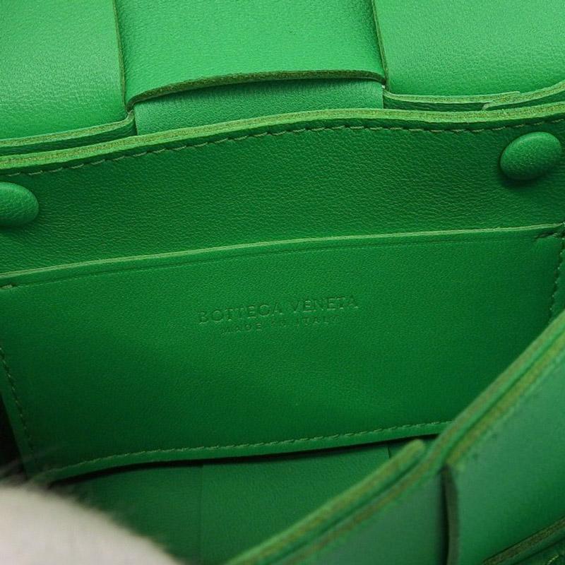 ボッテガヴェネタ BOTTEGA VENETA マキシイントレチャート キャンディ カセット ショルダー レザー グリーン 666688 美品 新入荷 OB1992 CASSETTE（BOTTEGA VENETA） ボッテガヴェネタ BOTTEGA VENETA マキシ