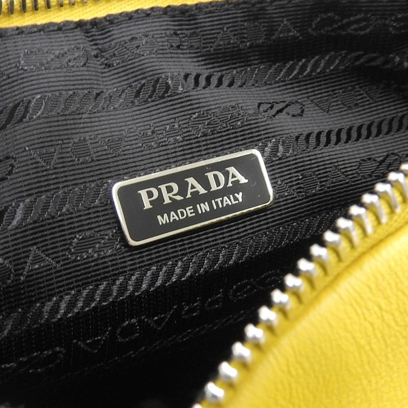 PRADA（プラダ） トライアングル ショルダーバッグ レザー イエロー