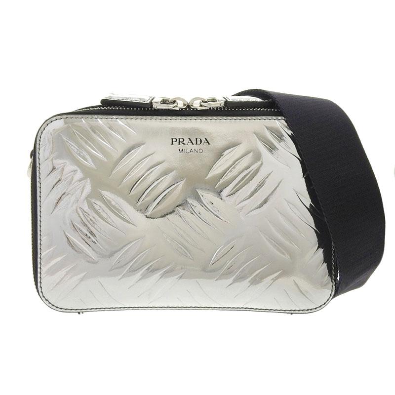 プラダPradaブリック クロムブリック クロム シルバー パテント 2VH070 56 5 PRADA（プラダ） ブリック ショルダーバッグ レザー シルバー 2VH070