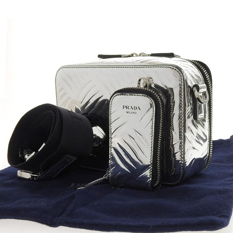 プラダPradaブリック クロムブリック クロム シルバー パテント 2VH070 56 5 PRADA（プラダ） ブリック ショルダーバッグ レザー シルバー 2VH070