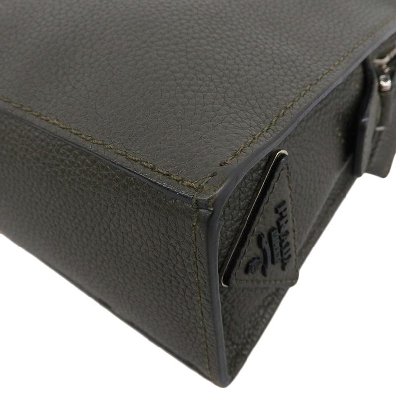 PRADA（プラダ） ショルダーバッグ 斜め掛けショルダー レザー カーキ 