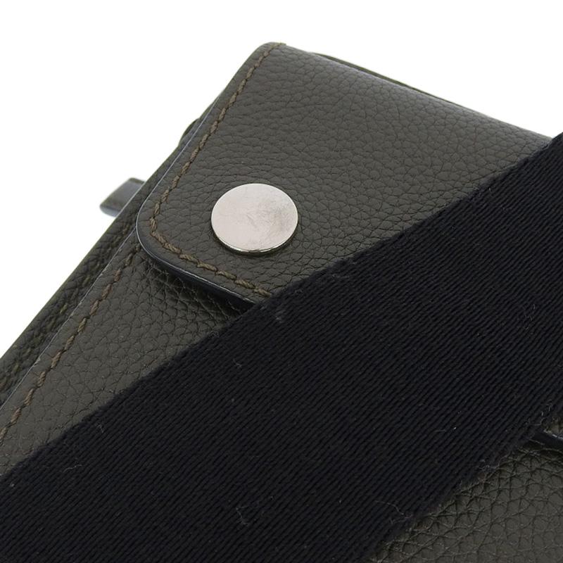 プラダ PRADA ショルダーバッグ 斜め掛けショルダー レザー カーキ 2VH083 中古 新入荷 OB2315 PRADA（プラダ） ショルダーバッグ 斜め掛けショルダー レザー カーキ