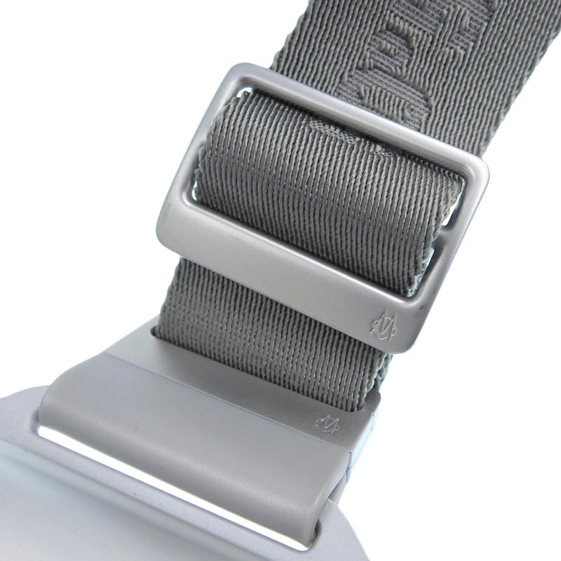 RIMOWA（リモワ） スリングクラッチ ボディバッグ アルミニウム