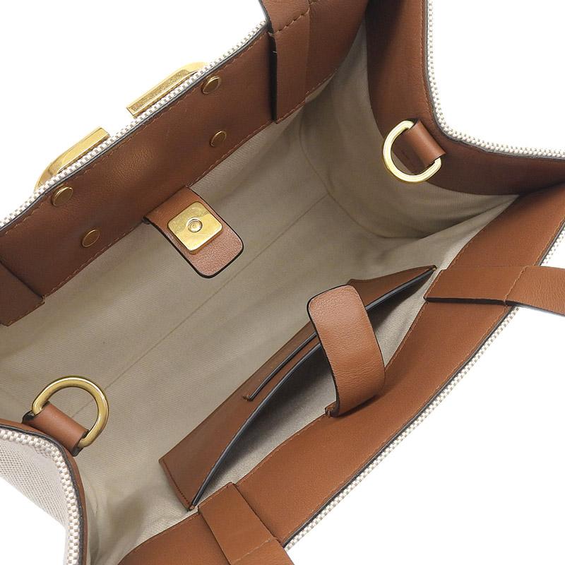 VALENTINO GARAVANI（ヴァレンティノ ガラヴァーニ） ヴァレンティノ