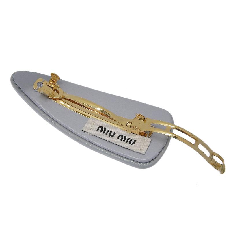 ミュウミュウ MIUMIU ヘアアクセサリー ロゴ バレッタ ヘアクリップ パテントレザー パールグレー 5IF092 069 中古 新入荷 OBJ0296 | miu miu | 02