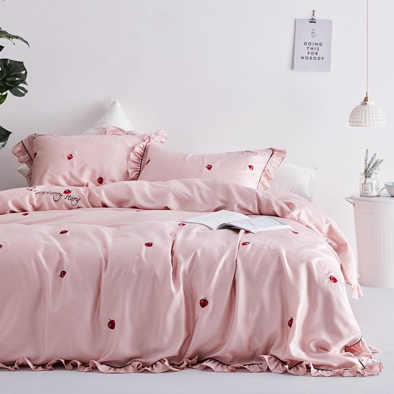 Sd D Q いちご柄 パイピング フリル 高級感たっぷり ベッドカバー 4点セット Rf Set 0158 Roomfort 通販 Yahoo ショッピング