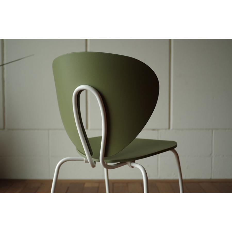 Globus chair グローバスチェアー ポリプロピレン つやあり