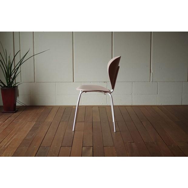 Globus chair グローバスチェアー ポリプロピレン つやありホワイト脚