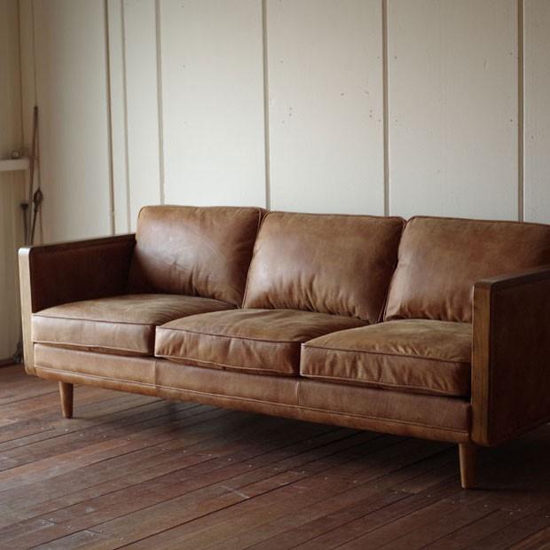 完売いたしましたヴィンテージレザーとウッドのソファー 3P 英国