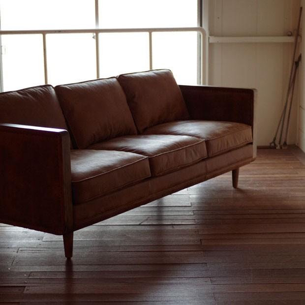 完売いたしましたヴィンテージレザーとウッドのソファー 3P 英国