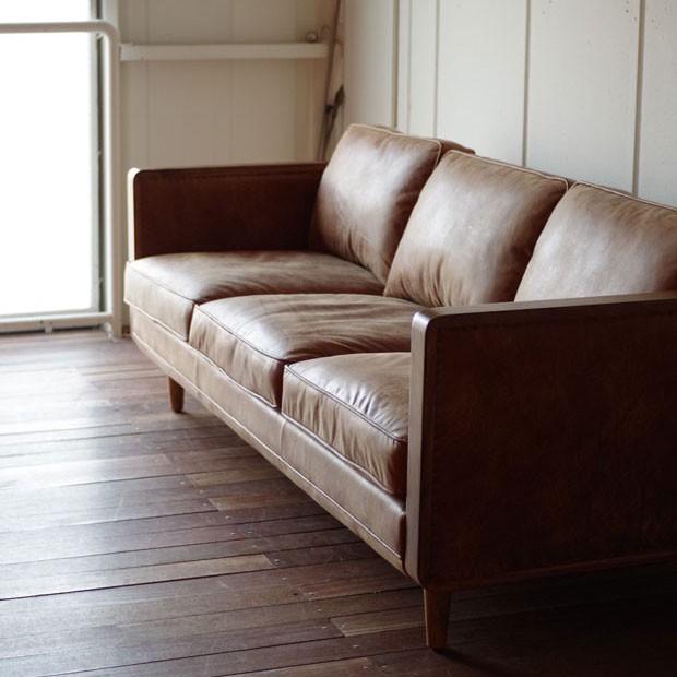 完売いたしましたヴィンテージレザーとウッドのソファー 3P 英国