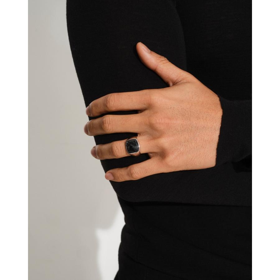 TOM WOOD（トムウッド） TOMWOOD Cushion Black Larvikite 101485
