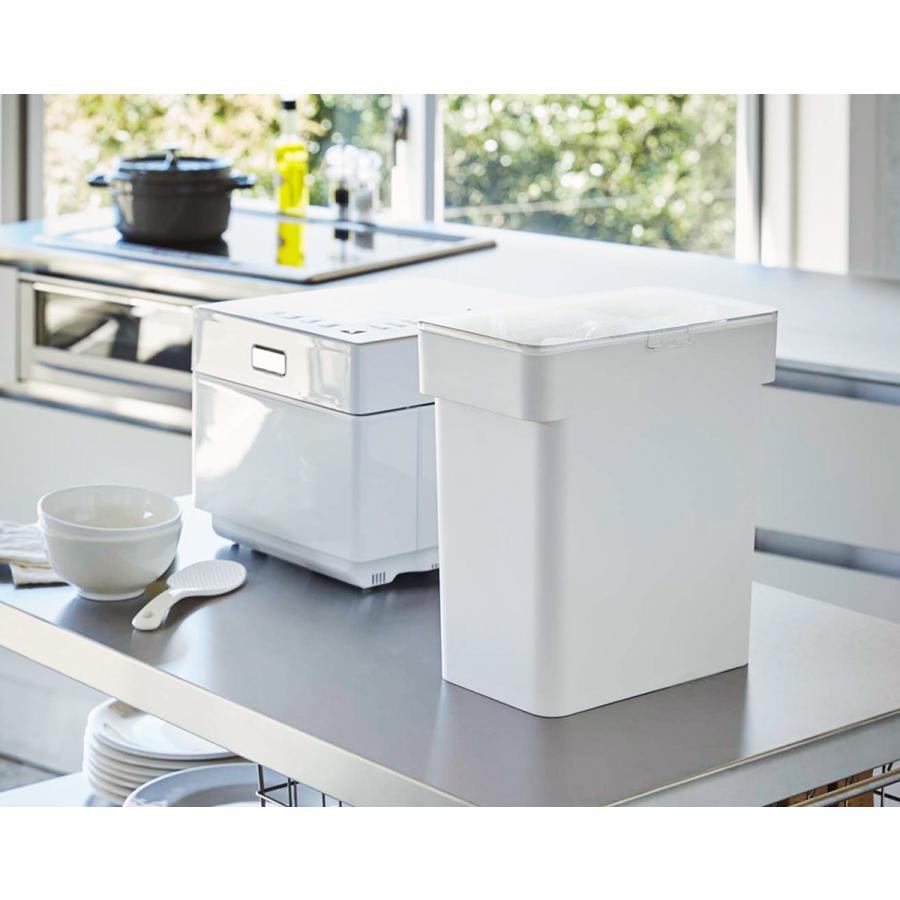 ［ 密閉 袋ごと米びつ タワー 5kg 計量カップ付 ］ 山崎実業 tower 米びつ 5キロ 計量カップ付き シンク下収納 キッチン収納 おしゃれ スリム 3375 3376 | 山崎実業 | 09