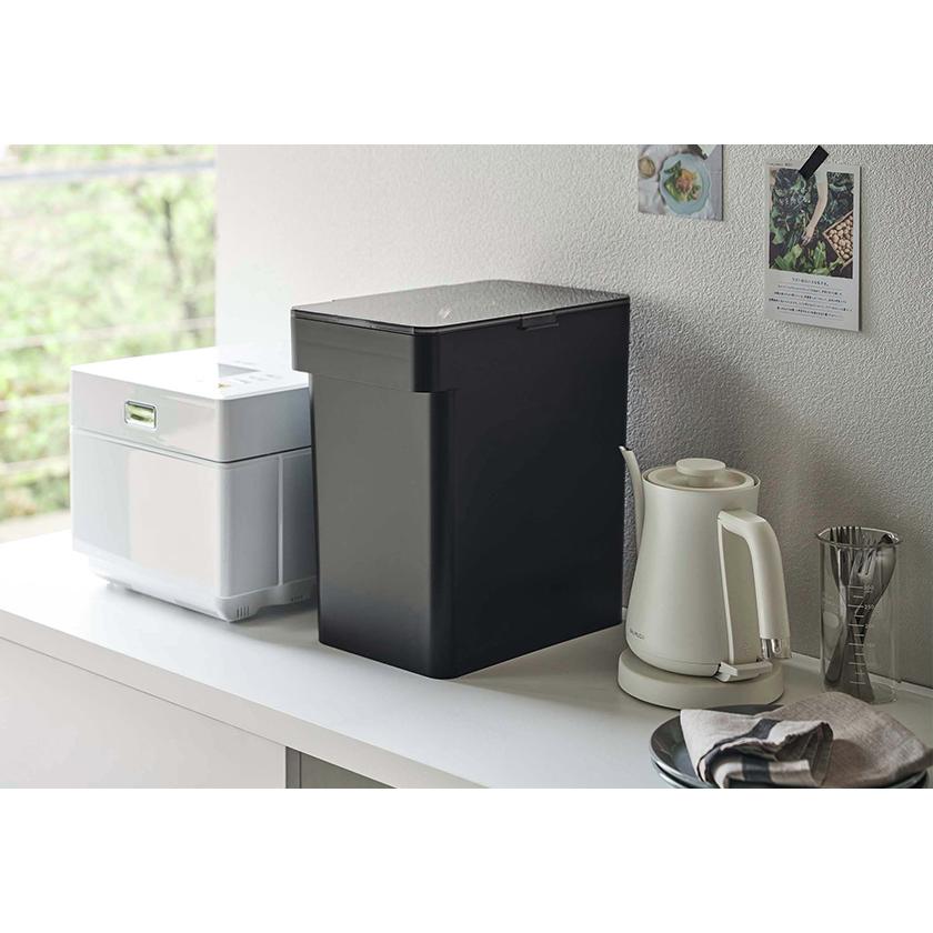 tower 特典付［ 密閉米びつ タワー 10kg 計量カップ付 ］山崎実業