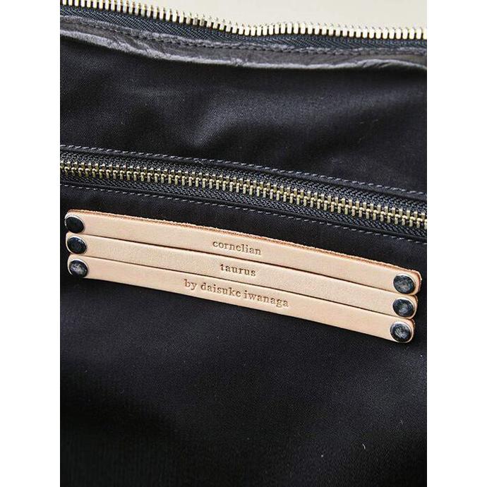 cornelian taurus by daisuke iwanaga iwanaga/ボストンバッグ
