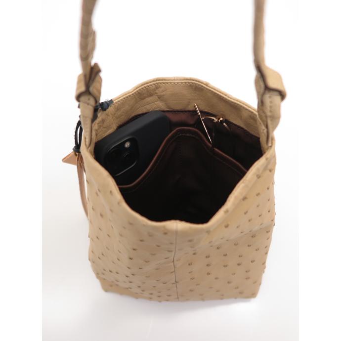 cornelian taurus by daisuke iwanaga コーネリアンタウラス CWS deformer bag/レザー巾着/オーストリッチ 日本製 ベージュ cor521201 |  | 04