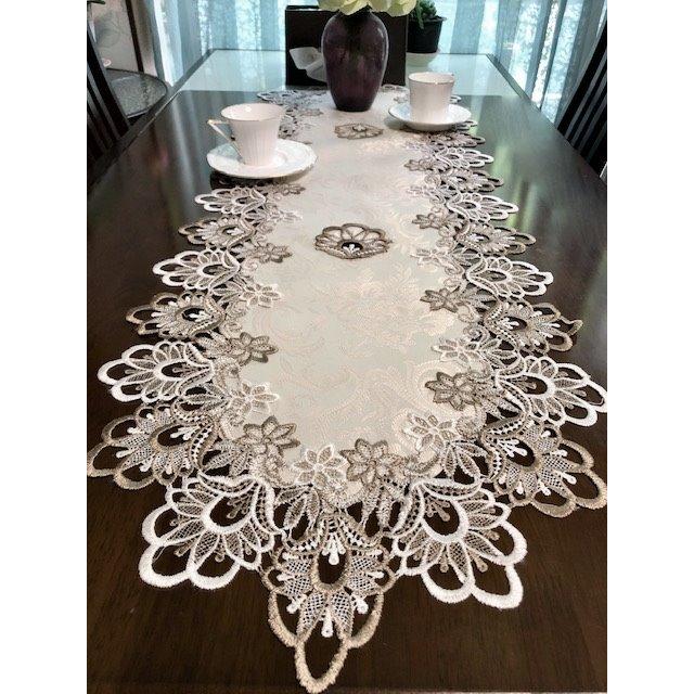 セール 登場から人気沸騰 ジャガード織りの模様が 40x130cm テーブルセンター 中心 周り総レース 新入荷 テーブルコーディネート