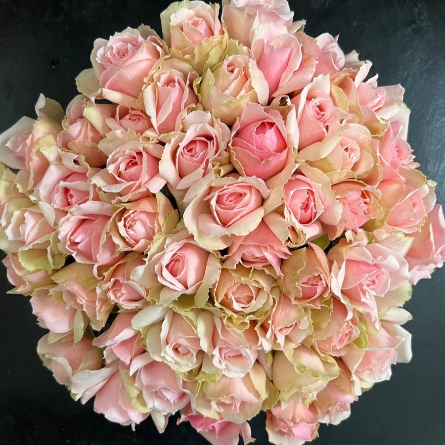 エレガント 薔薇雑貨★花瓶★新品 アンティークバカラ花瓶エグランティエ豪華な希少アール