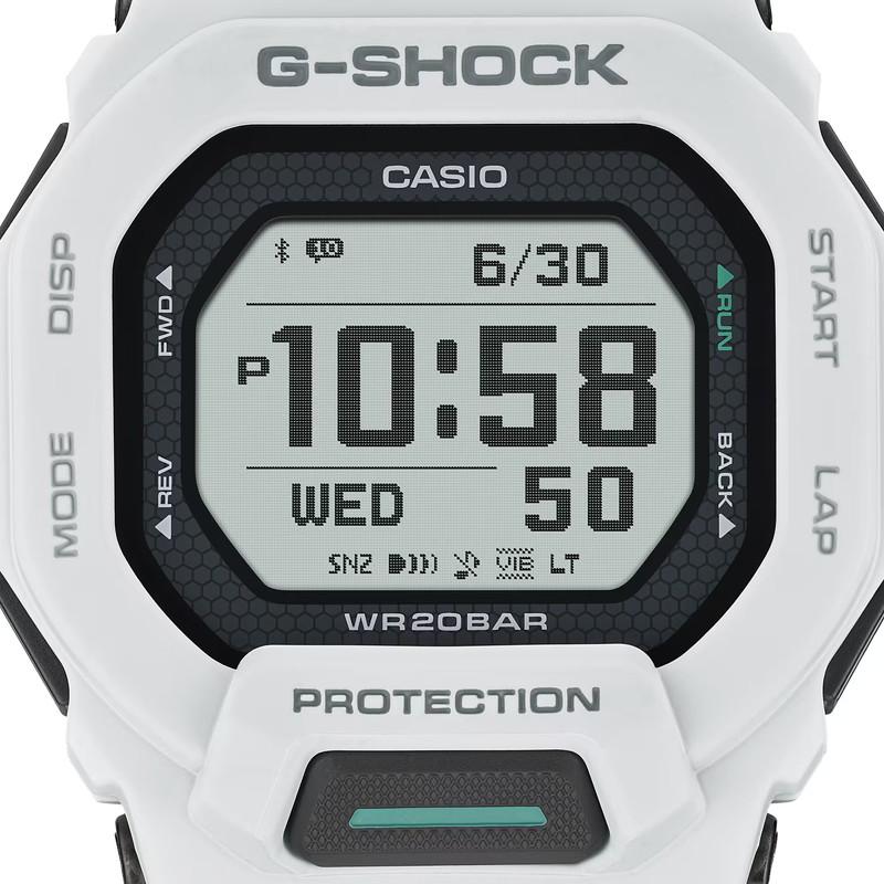 G-SQUAD G-SHOCK ジースクアッド ホワイト スクエア ワークアウト 距離