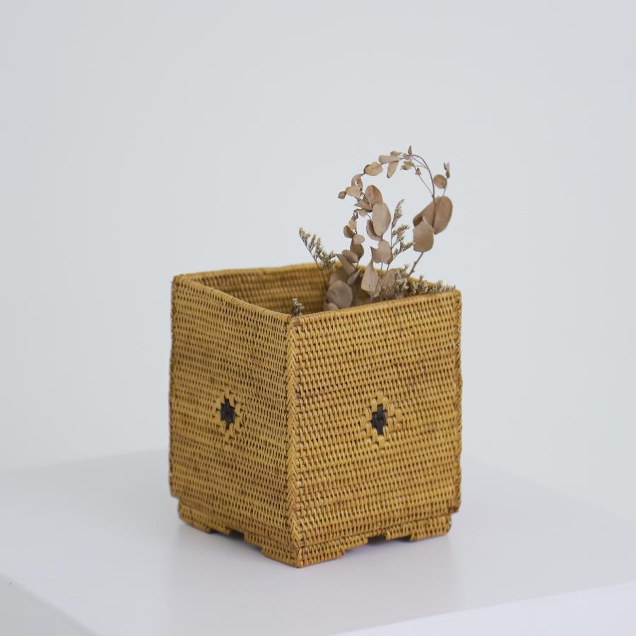 アタ 小物入れ 手編み バリ島 天然素材 伝統工芸 Rosily BOX351 |  | 02