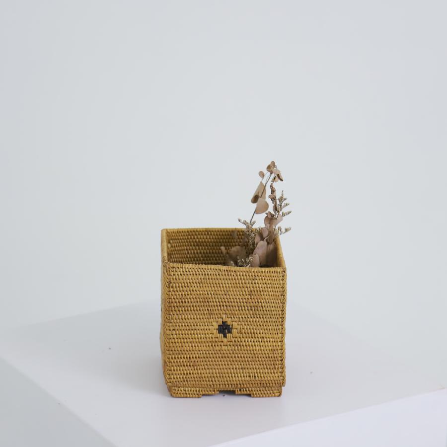 アタ 小物入れ 手編み バリ島 天然素材 伝統工芸 Rosily BOX351 |  | 03
