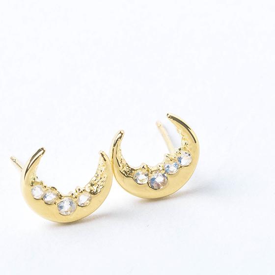 ピアス レディース 18金 k18 三日月 ロイヤルブルームーンストーン 40