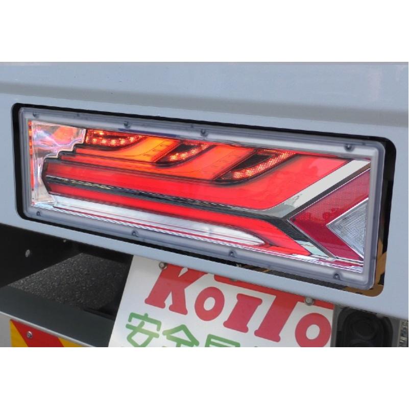 小糸製作所 KOITO(コイト)流鏑馬LEDテールランプメッキ調レッド 小糸製作所 KOITO(コイト)流鏑馬LEDテールランプメッキ調レッド