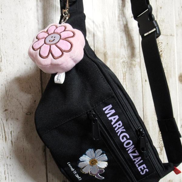 What it isNt）ART BY MARKGONZALES キーホルダー (What it isNt) ART