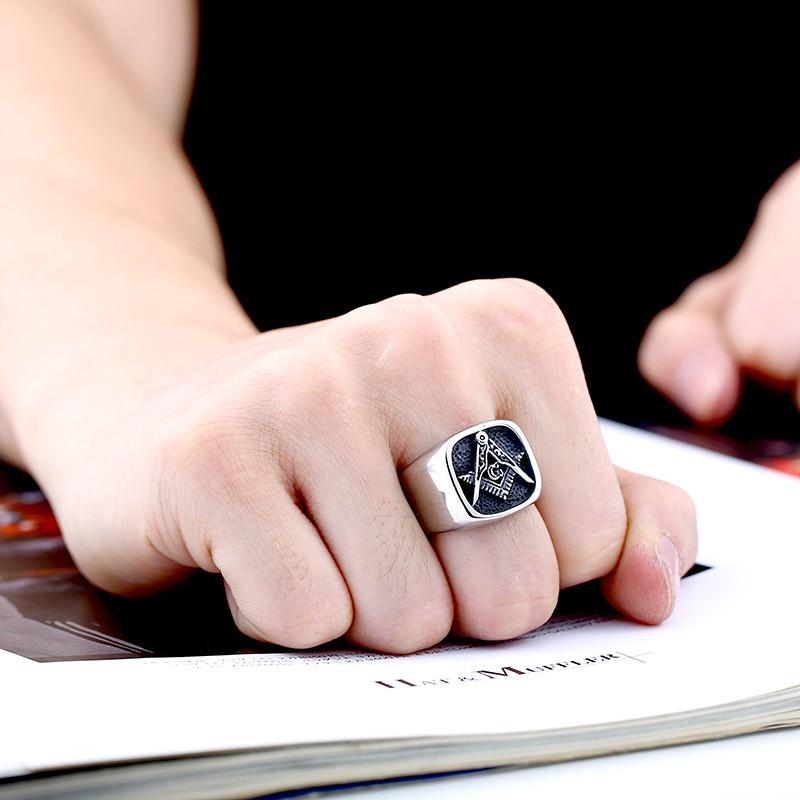 フリーメイソンいぶし加工リング 繊細な彫刻 おしゃれなデザインリング