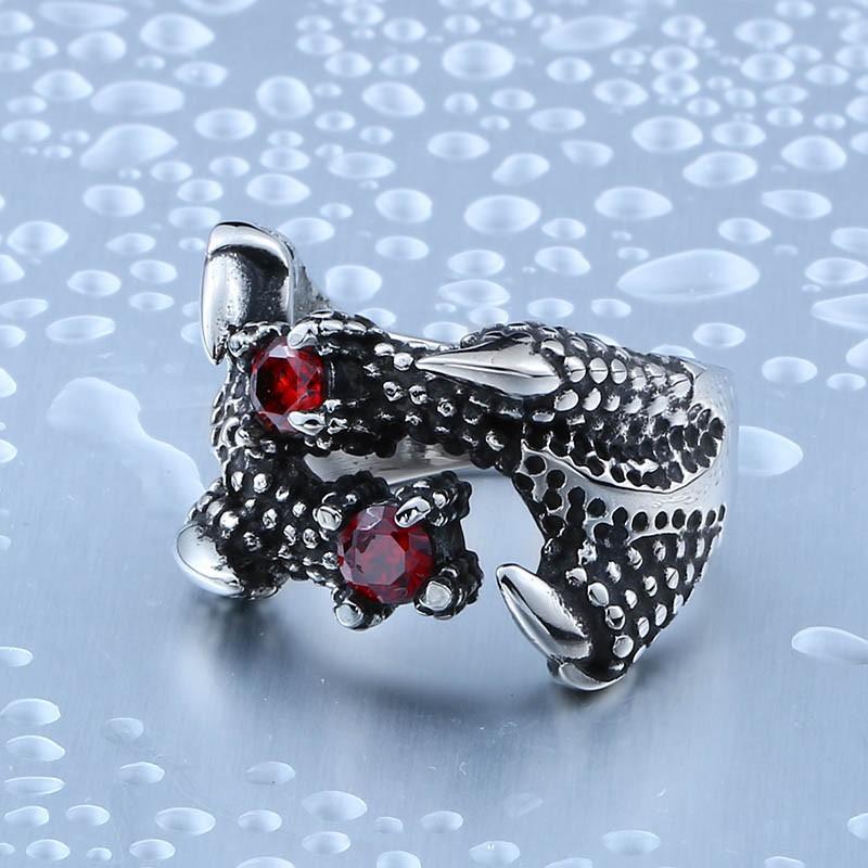 ドラゴンネイルレッドストーンリング 赤い石がポイントの爪